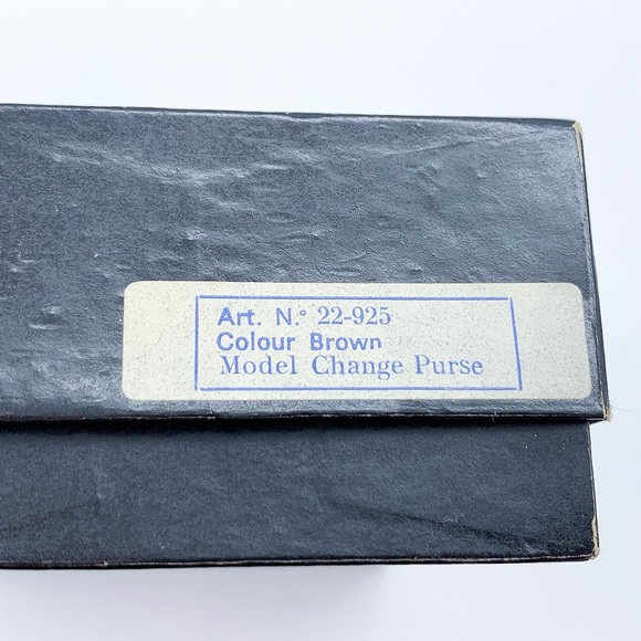 GIVENCHY Change Purse Wallet - Picture 7 of 7